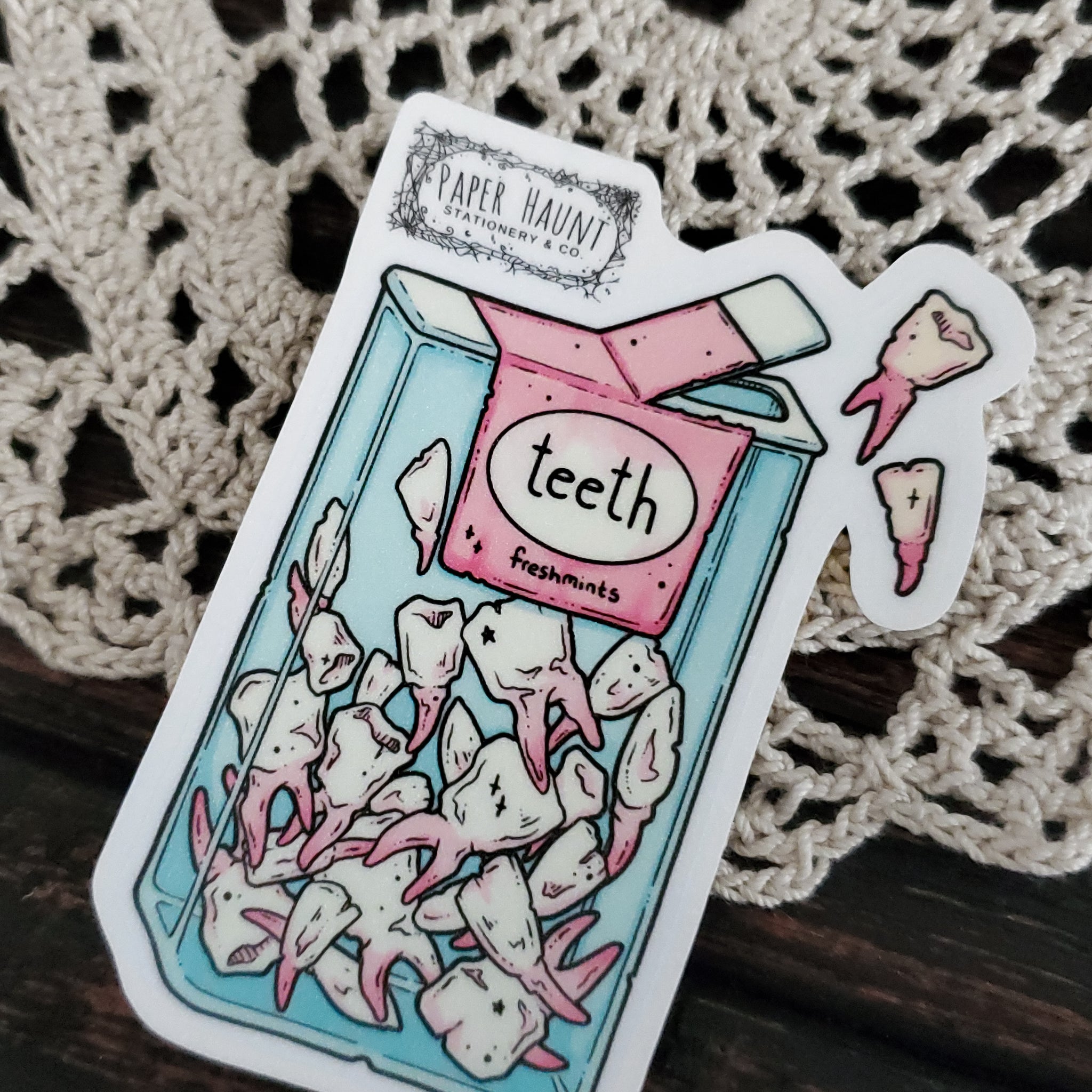 Teeth mint STICKER