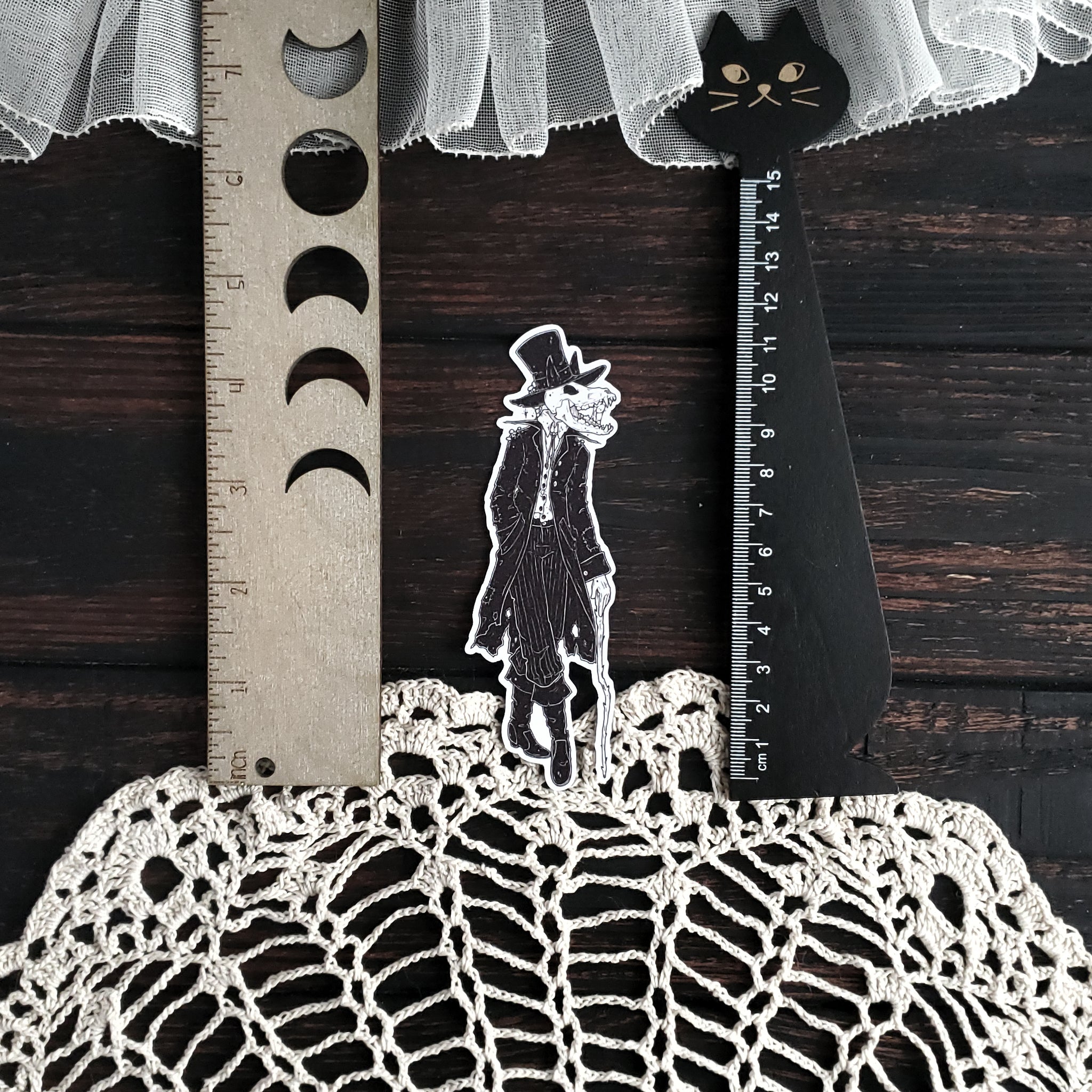 The Wolf - Gentleman Skull Magnet