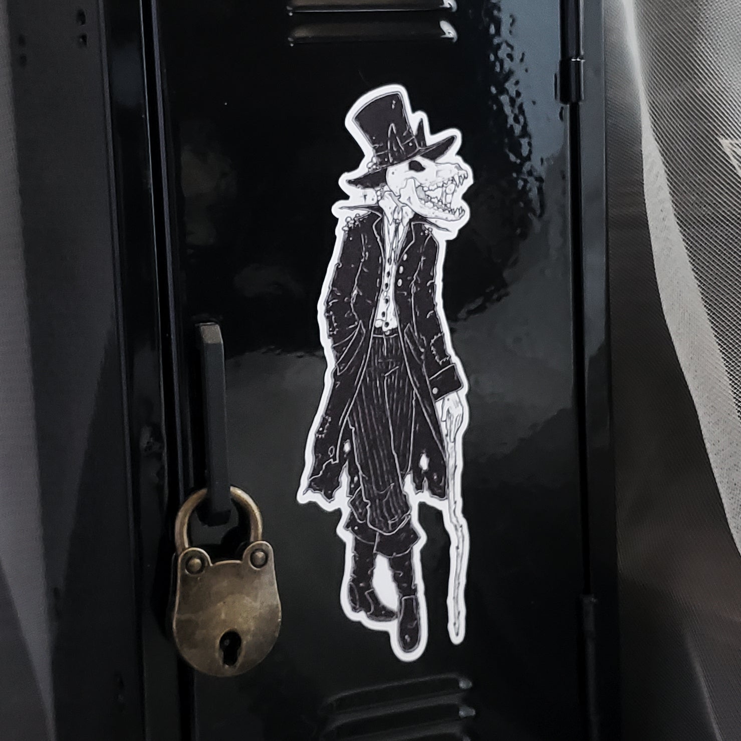 The Wolf - Gentleman Skull Magnet