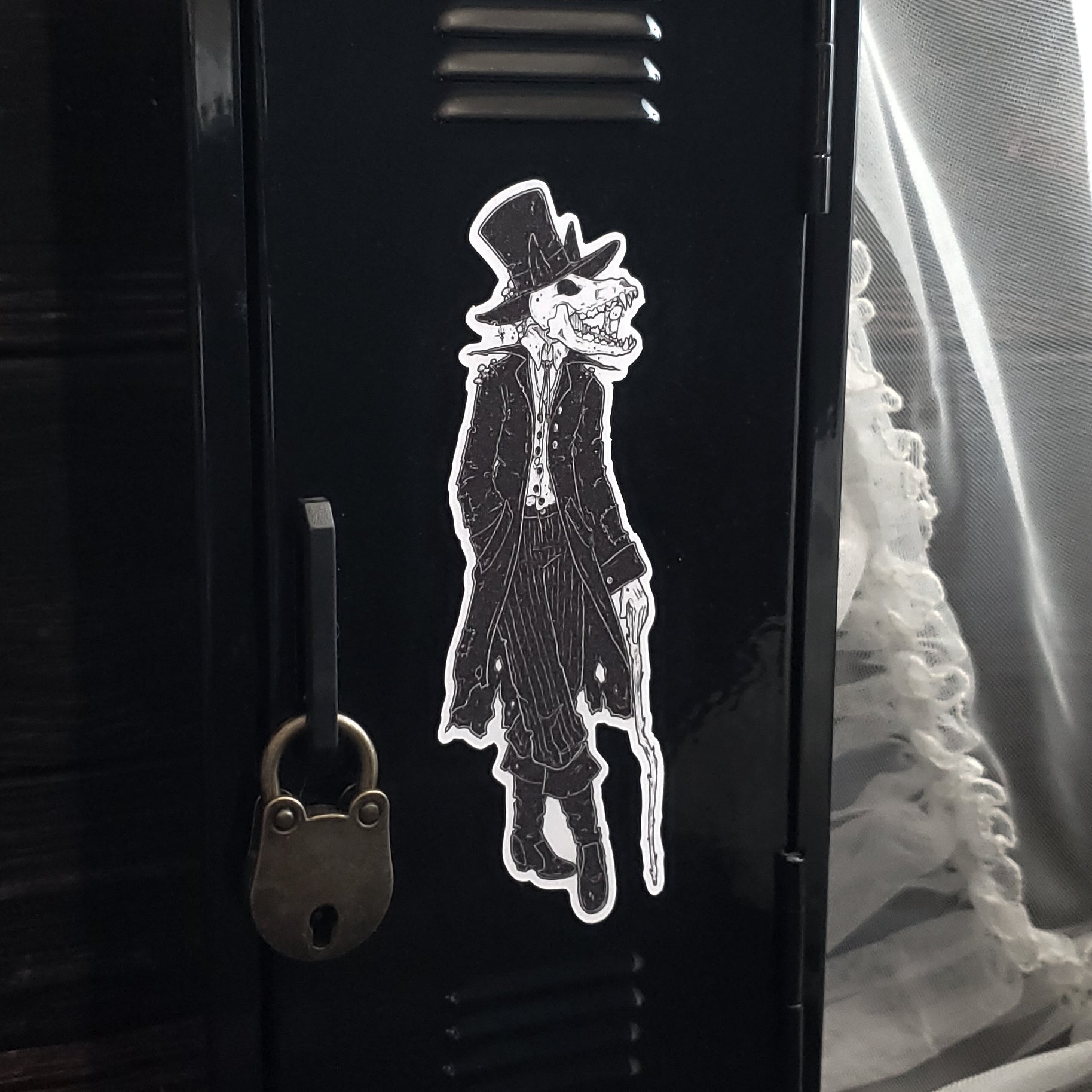 The Wolf - Gentleman Skull Magnet