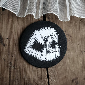Vampire Fangs Magnet B/W