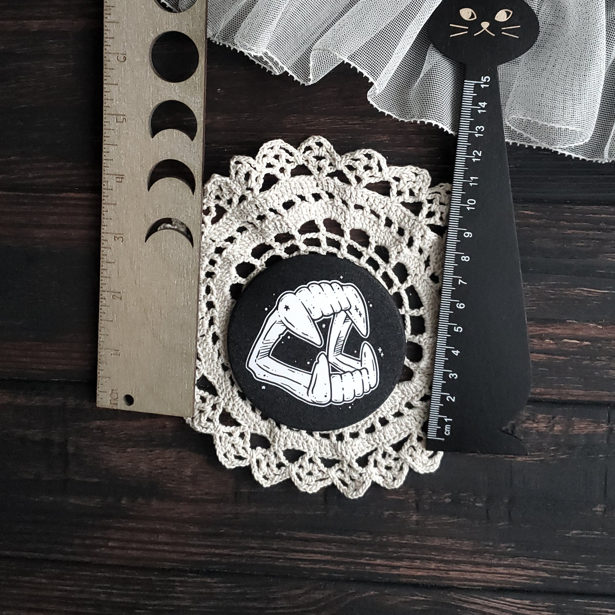 Vampire Fangs Magnet B/W