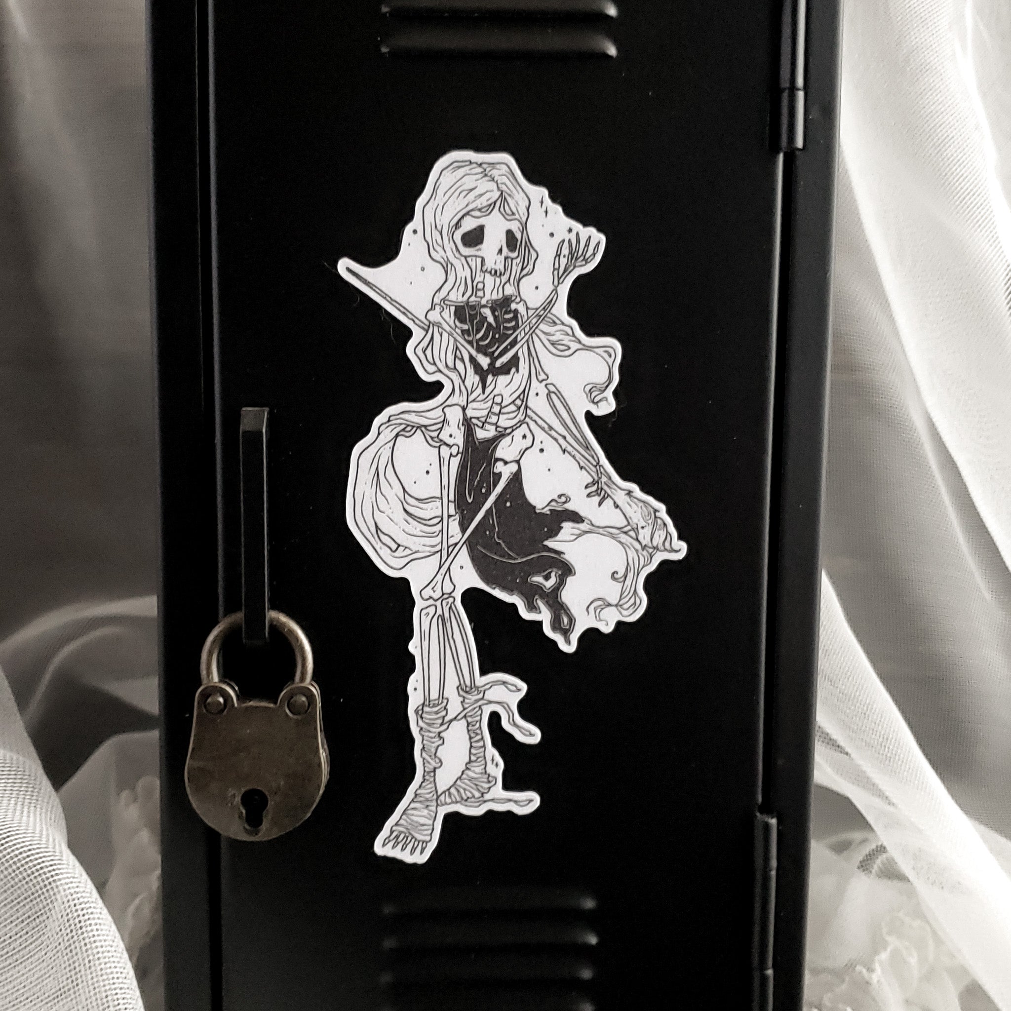 Sorceress Undead Skeleton Magnet – Paper Haunt / White Stag Art